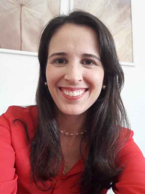 Larissa Alba Carvalho Alvarenga